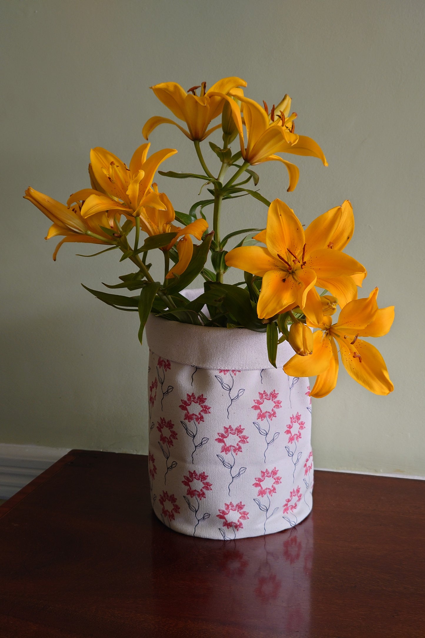 Organic Pot Bag and Storage Tidy - Machair Flower Red