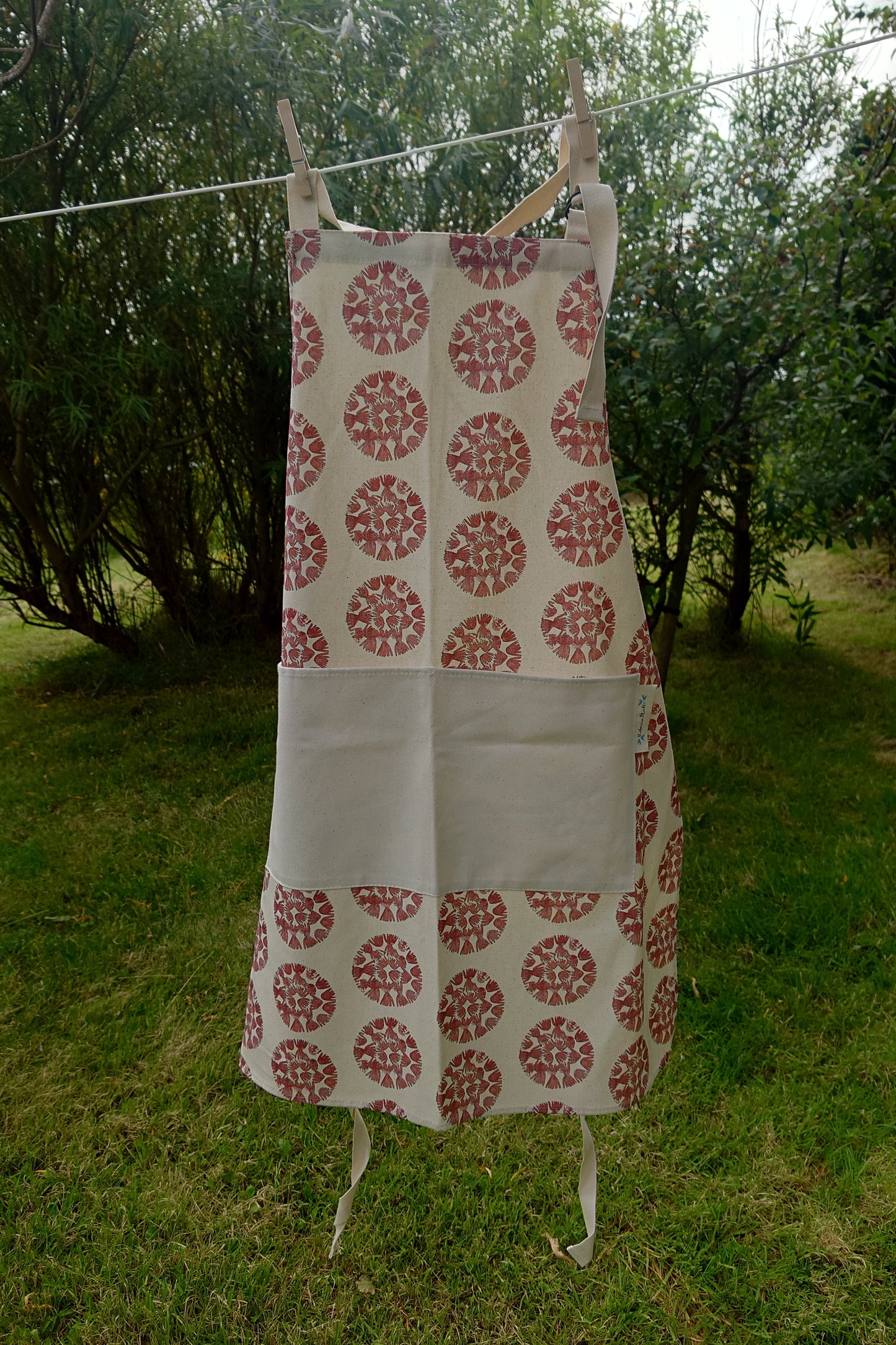 Organic Apron - Machair Clock Red